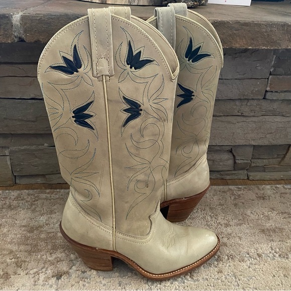 ACME Vintage Beige Heeled Cowboy Boots with Blue Embroidery Made in USA: 5.5 - Picture 1 of 13